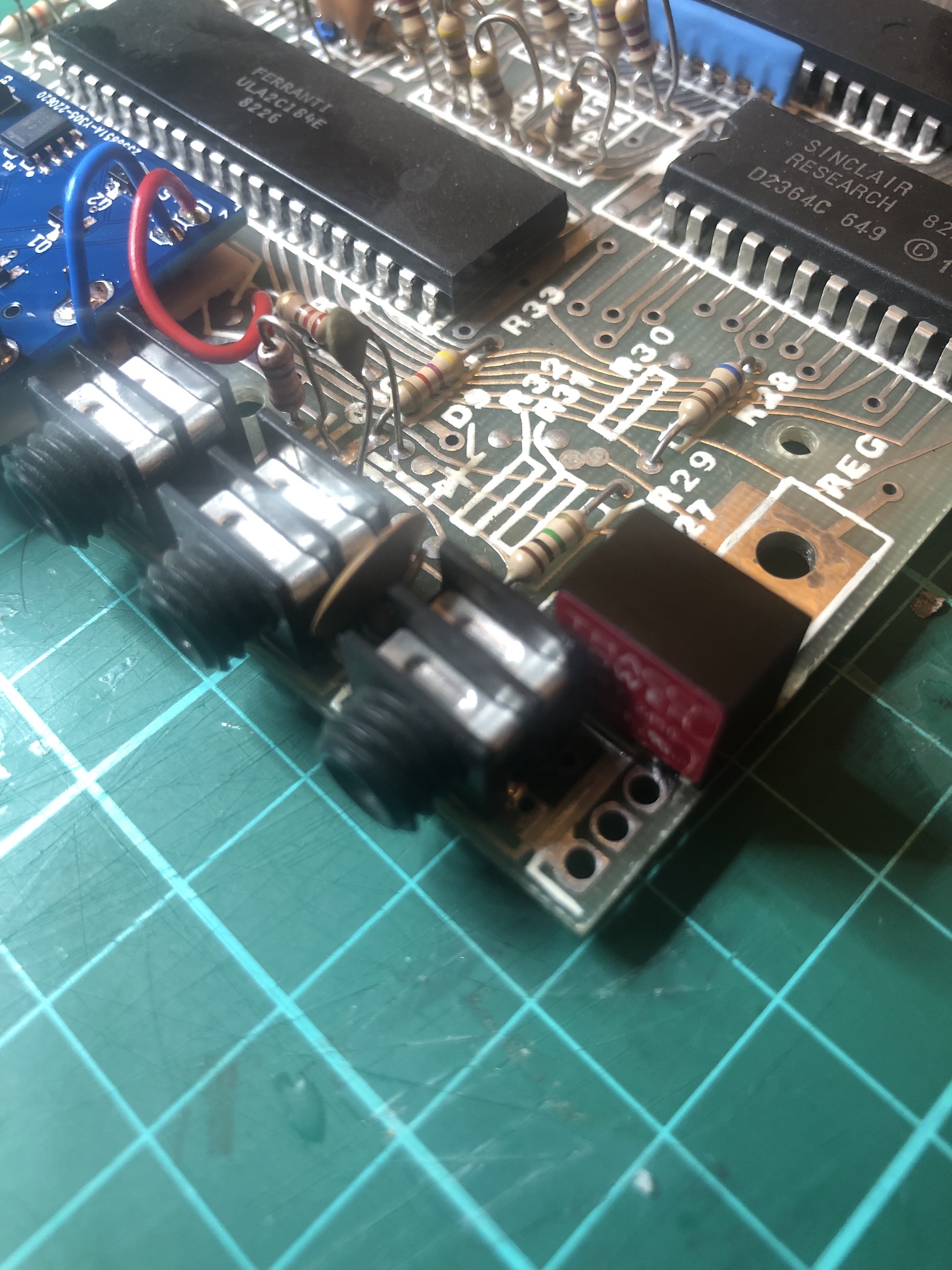 ZX81 with new voltage regulator
